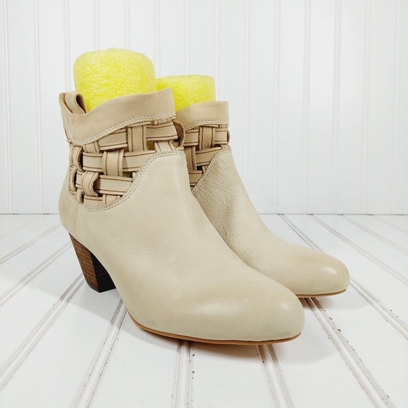 NEW Corso Como Cream Leather Block Heel Slip On Weaved Detail Ankle Boots E396 - Picture 4 of 13